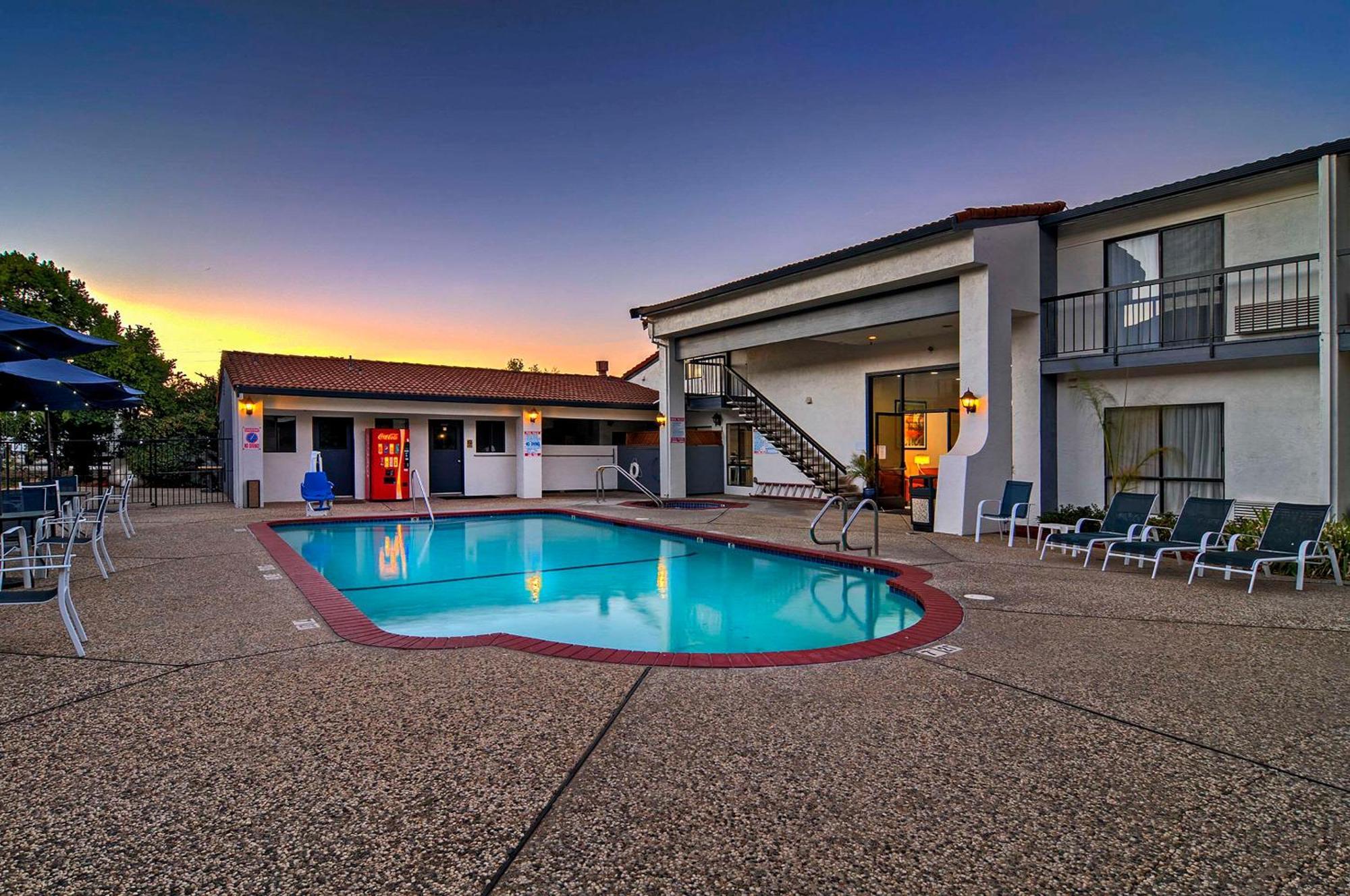 Quality Inn & Suites South San Jose - Morgan Hill Exterior photo