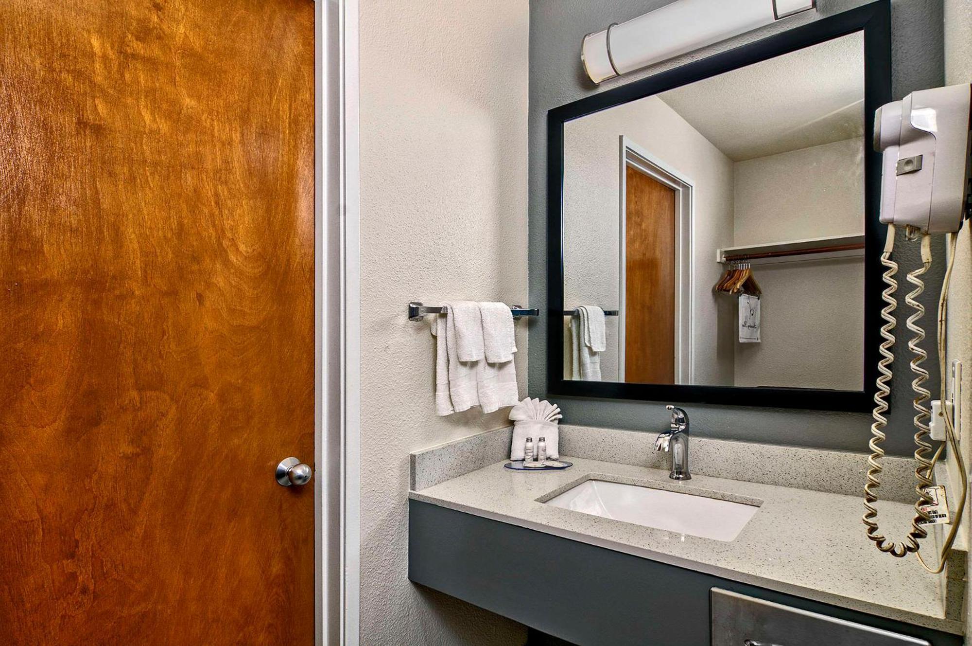 Quality Inn & Suites South San Jose - Morgan Hill Exterior photo